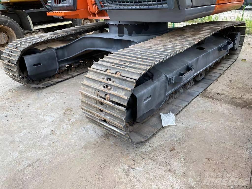 Hitachi ZX 120 Гусеничные экскаваторы