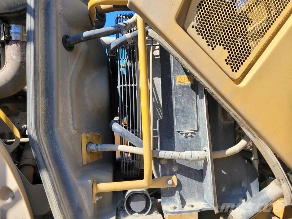 CAT 972 H Фронтальные погрузчики