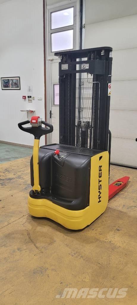 Hyster S 1.4 AC Самоходные электроштабелёры