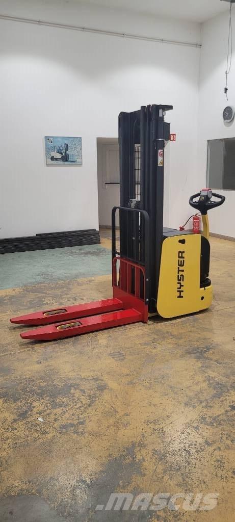 Hyster S 1.4 AC Самоходные электроштабелёры