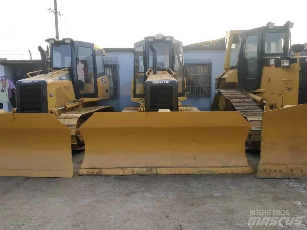 CAT D5M Гусеничные бульдозеры