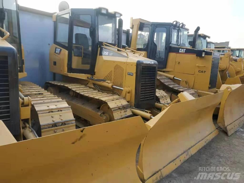 CAT D5M Гусеничные бульдозеры