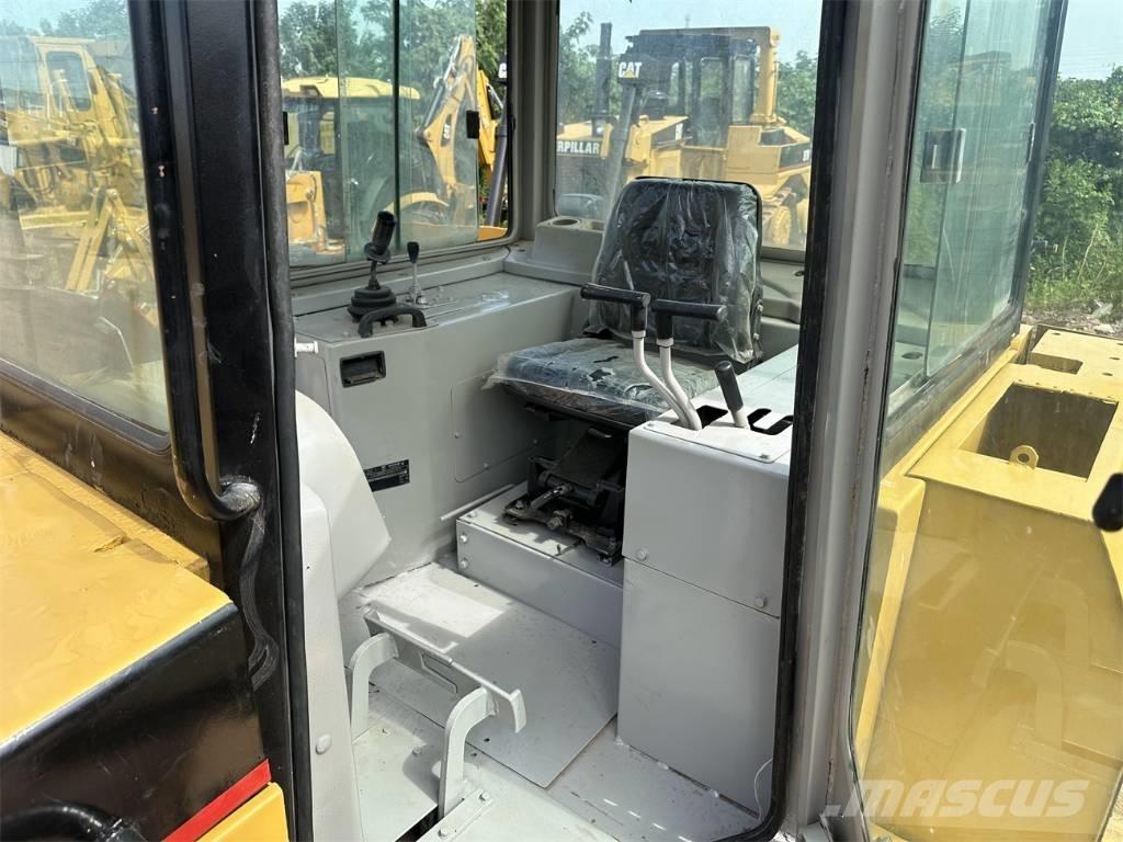 CAT D 6 G Гусеничные бульдозеры