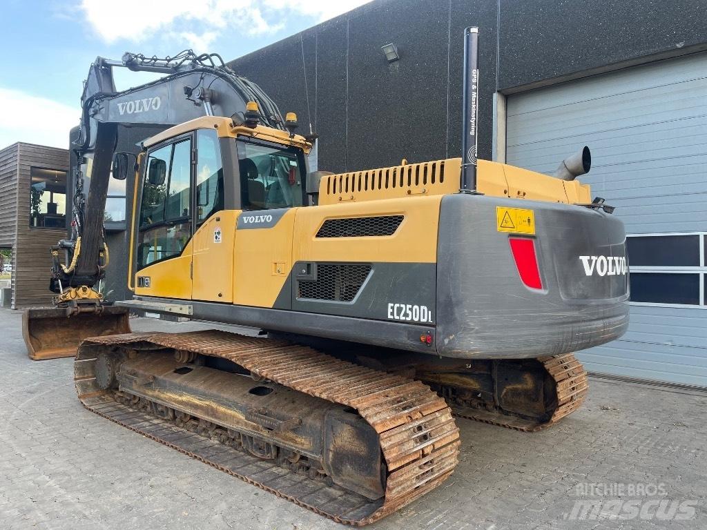Volvo EC250DL Гусеничные экскаваторы