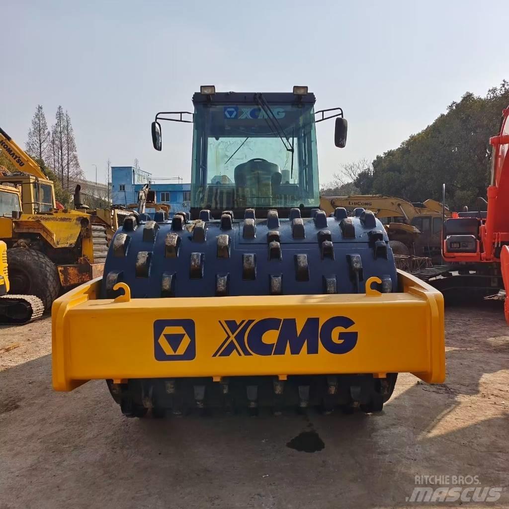 XCMG XS 223 J Грунтовые катки