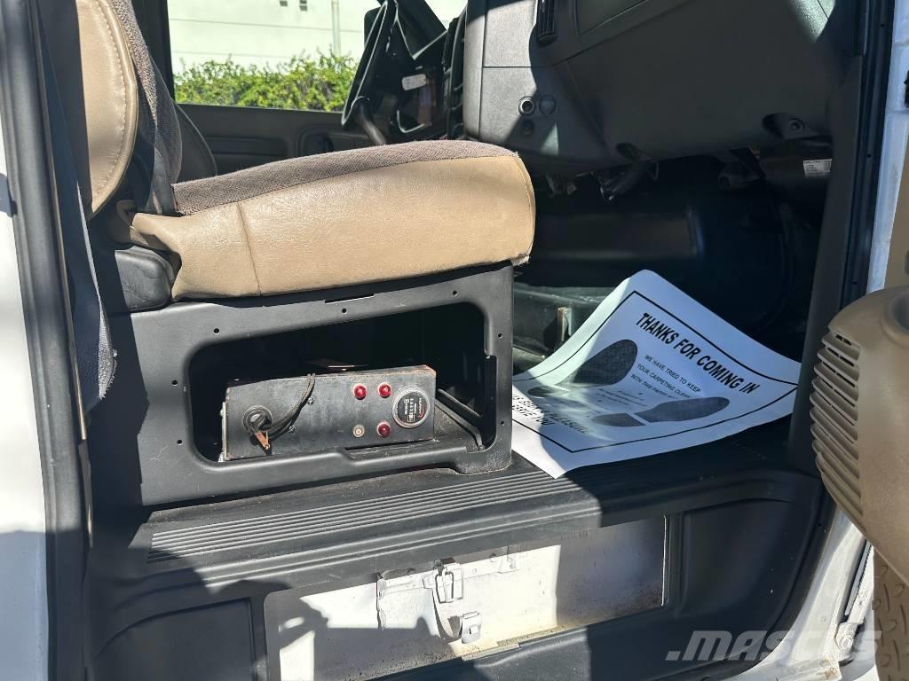 GMC C-7500 TOPKICK Специальные грузовики