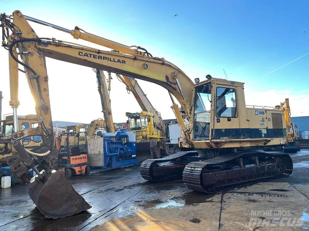 CAT 225 Гусеничные экскаваторы