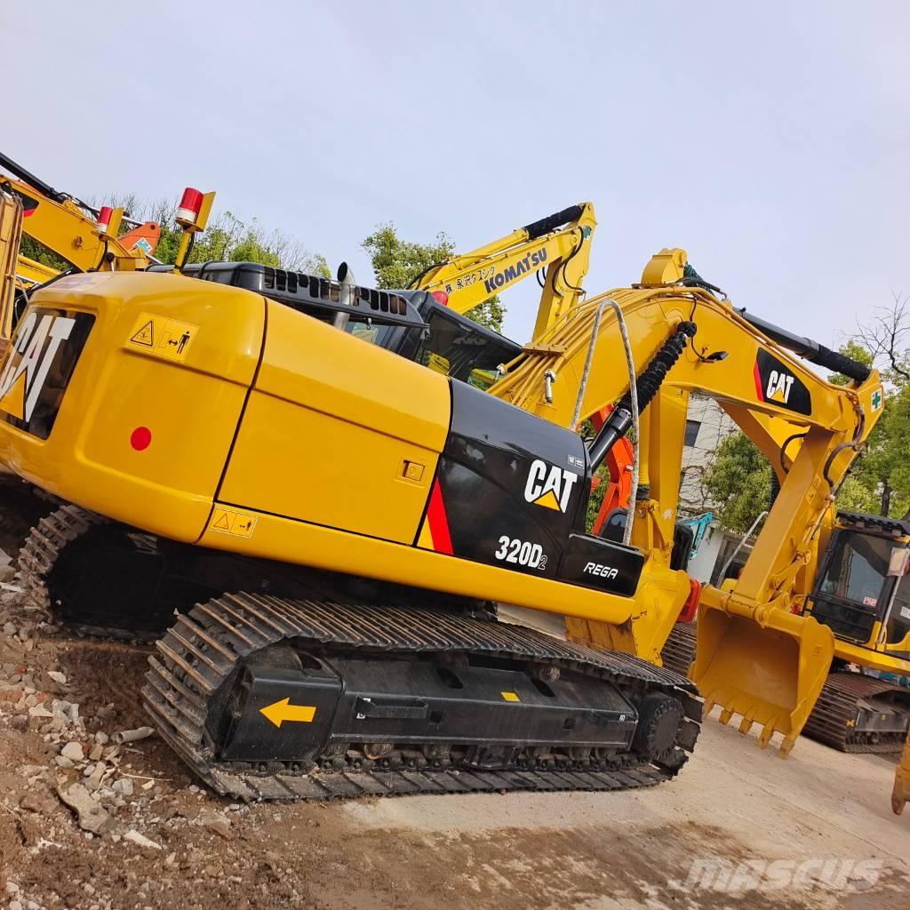 CAT 320 D2L Гусеничные экскаваторы