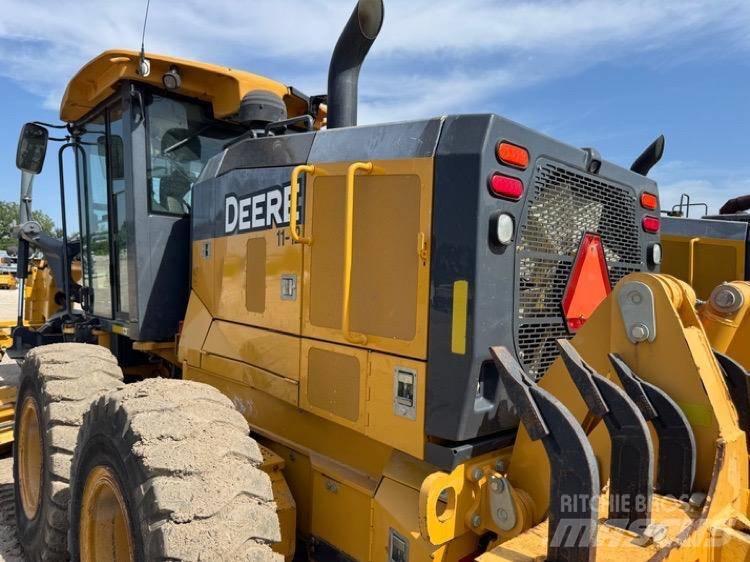DEERE 772GP Грейдеры