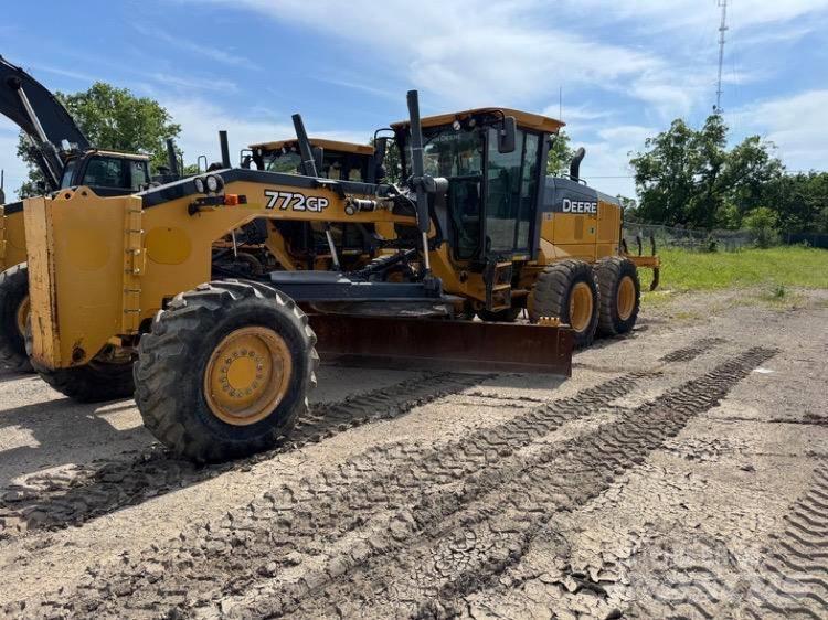 DEERE 772GP Грейдеры