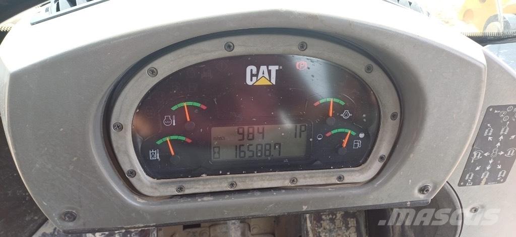 CAT 963 D Гусеничные фронтальные погрузчики