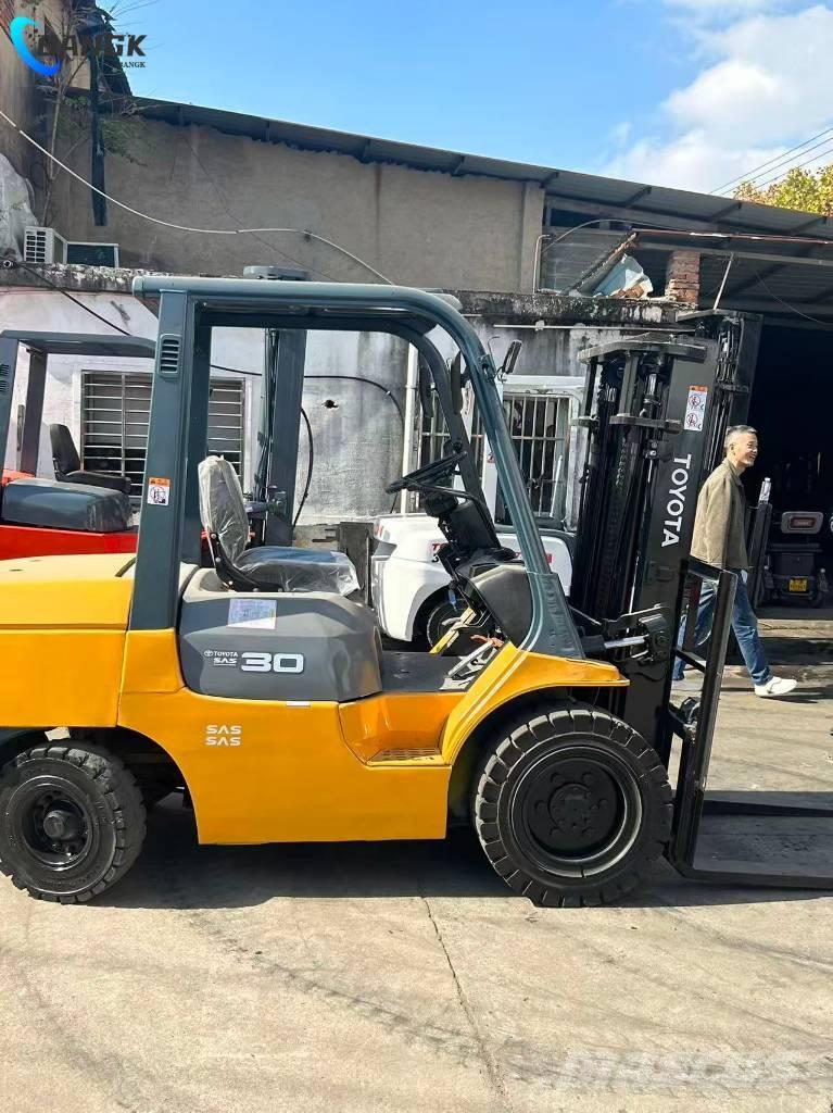 Toyota 7 FDN 30 Дизельные погрузчики