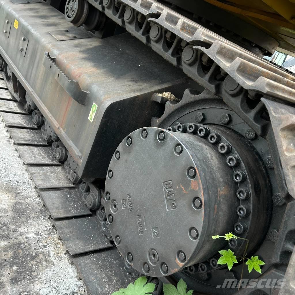 CAT 330D2 Гусеничные экскаваторы