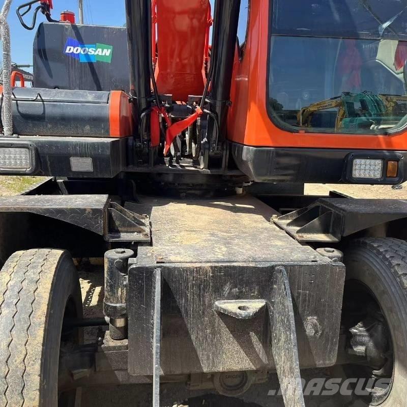 Doosan DX150W Колёсные экскаваторы