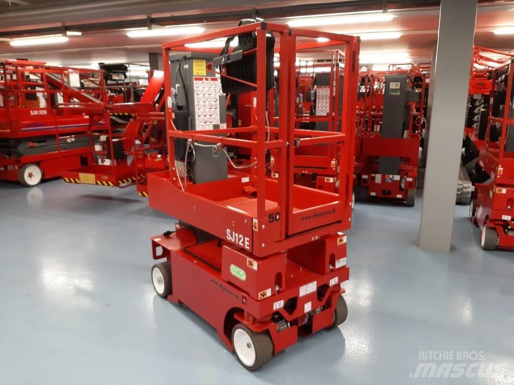 SkyJack SJ12 E Вертикальные мачтовые подъемники