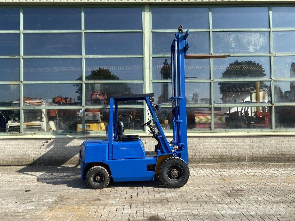 Komatsu FD 28-10 Дизельные погрузчики