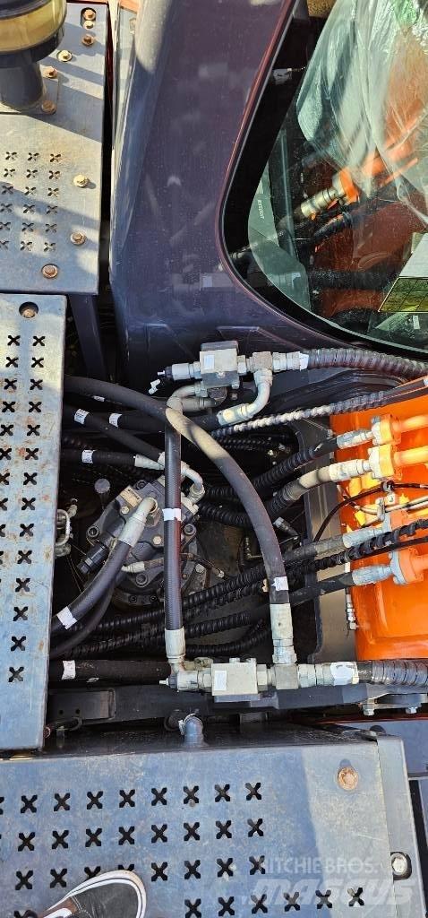 Doosan DX 225 Гусеничные экскаваторы
