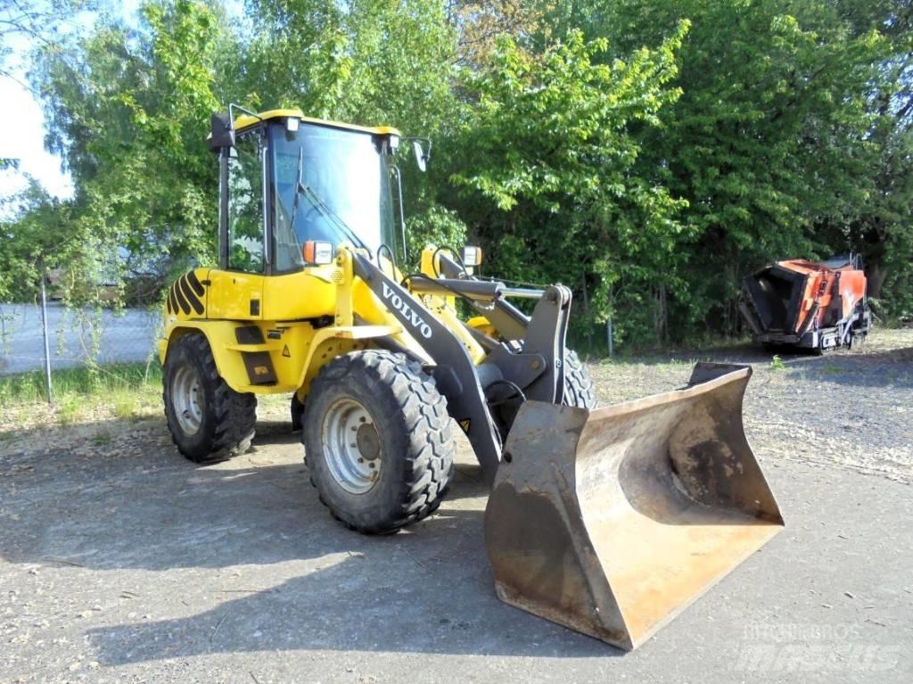 Volvo L 30 B-Z/X Фронтальные погрузчики
