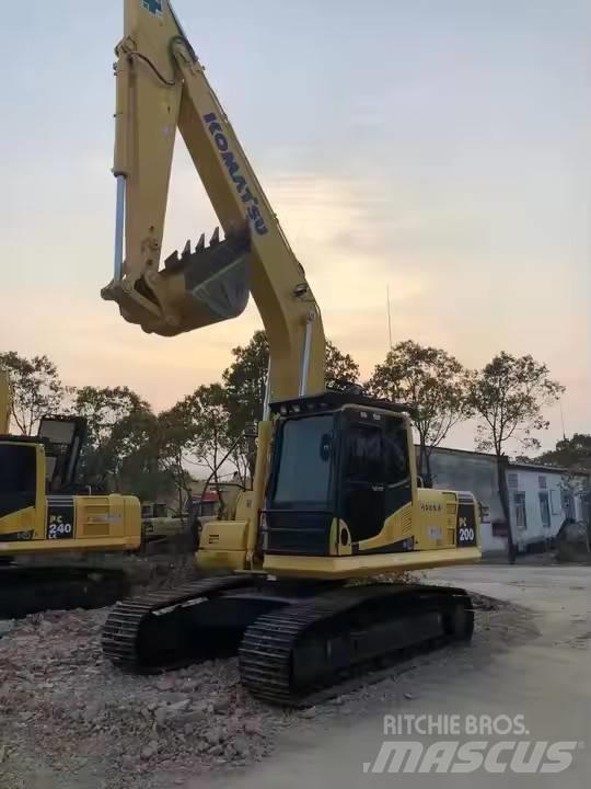 Komatsu PC200-8 Гусеничные экскаваторы