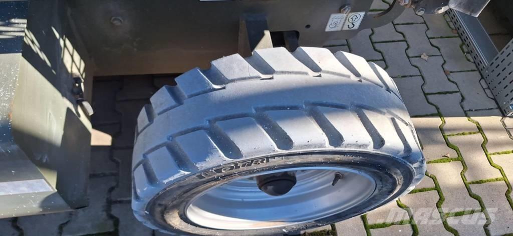 JLG M 3369 Ножничные подъемники