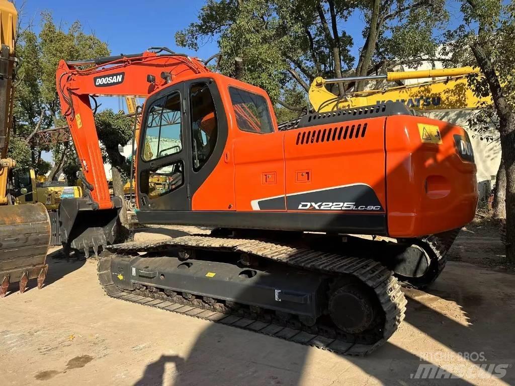 Doosan DX225-9C Гусеничные экскаваторы