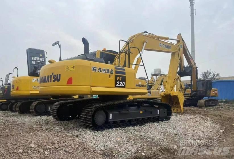 Komatsu 220-8K Гусеничные экскаваторы
