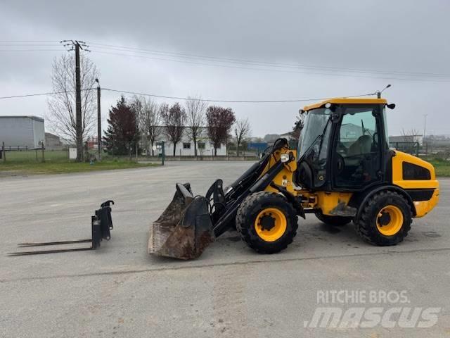 JCB 406 Фронтальные погрузчики