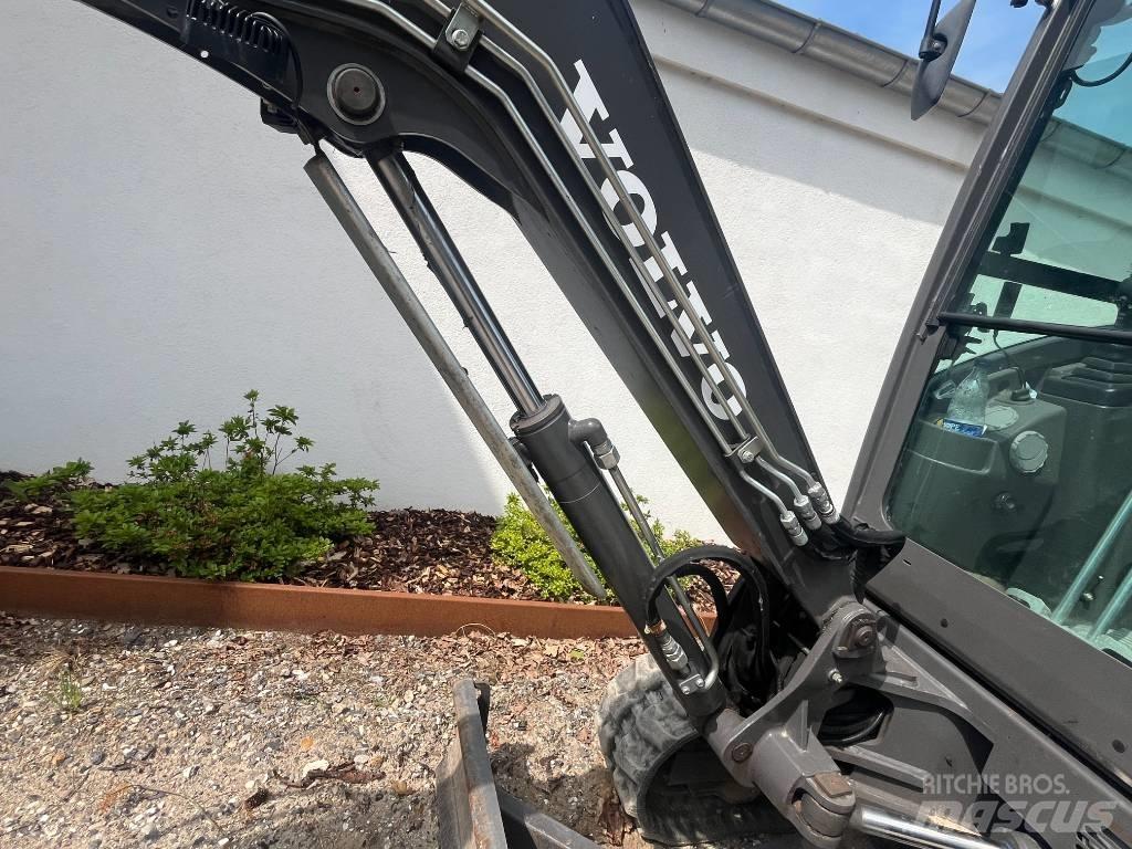 Volvo ECR 25 D Мини-экскаваторы