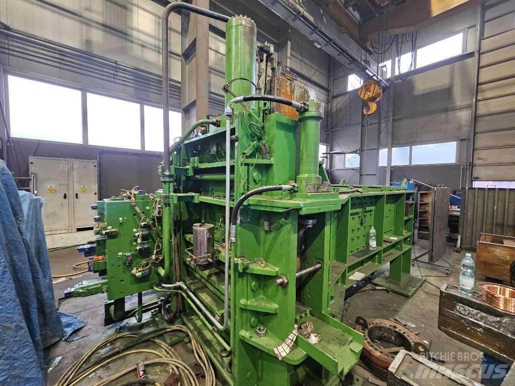  Henschel 30 x 30 Пакетировочные прессы