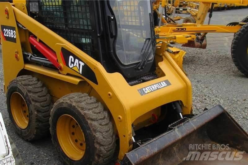 CAT 226B3 Специальные грузовики