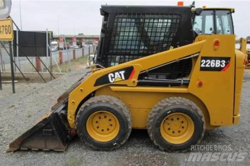 CAT 226B3 Специальные грузовики