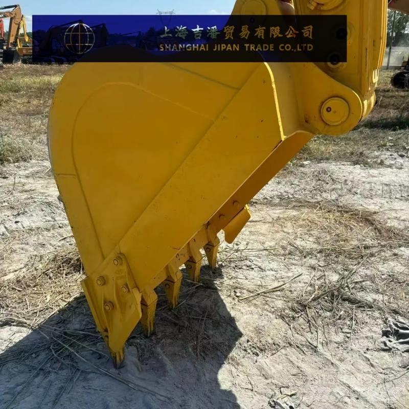 Komatsu PC 210 Гусеничные экскаваторы