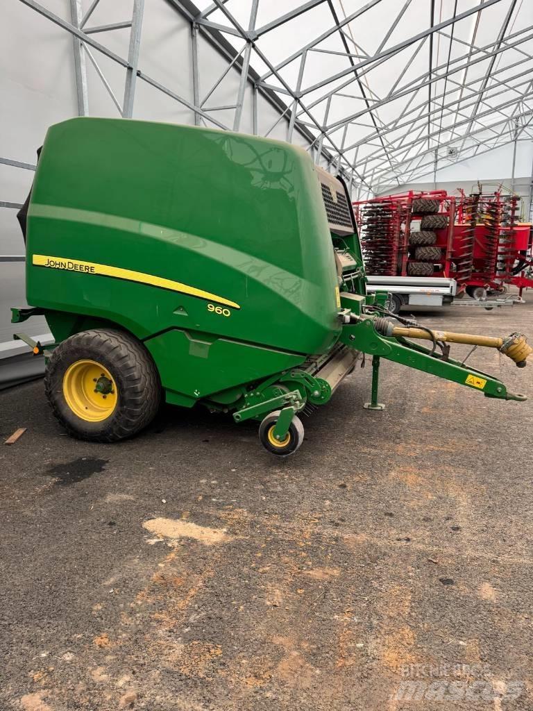 John Deere 960 Рулонные пресс-подборщики