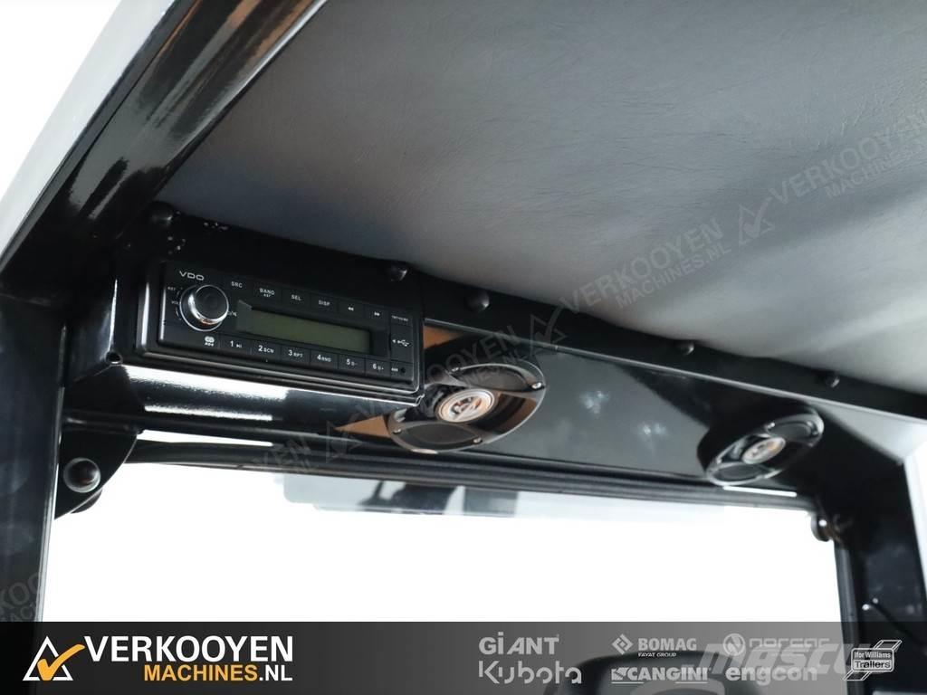 GiANT G3500 Фронтальные погрузчики