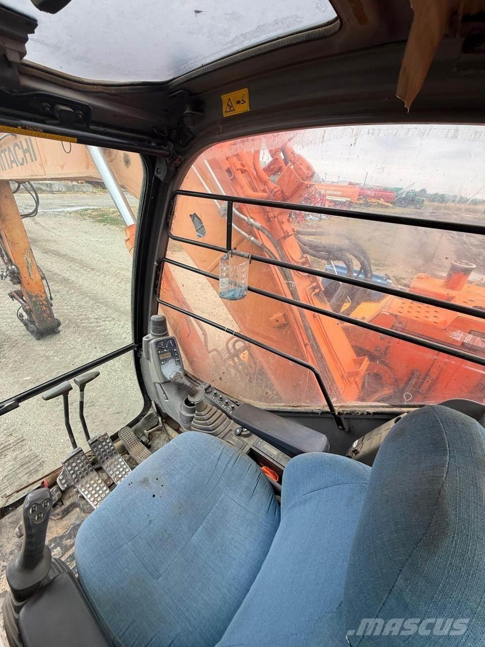 Hitachi ZX135US Гусеничные экскаваторы