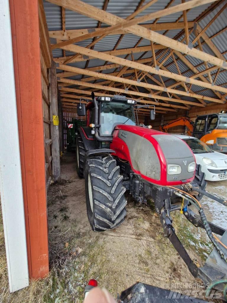 Valtra T 151 hitchec Трактора