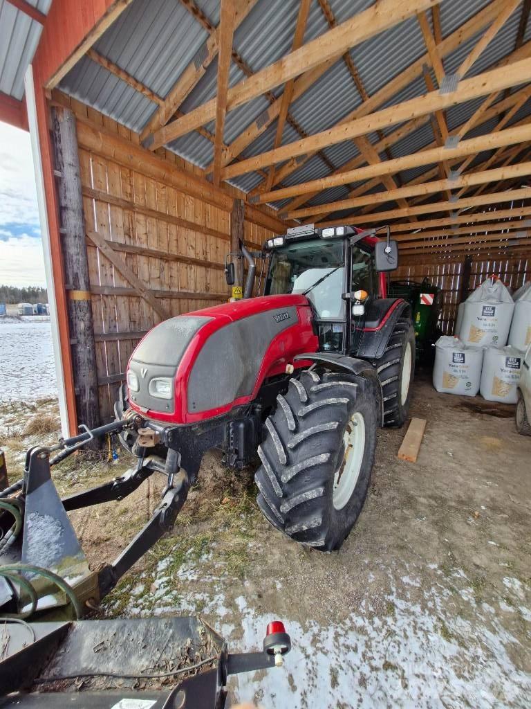 Valtra T 151 hitchec Трактора