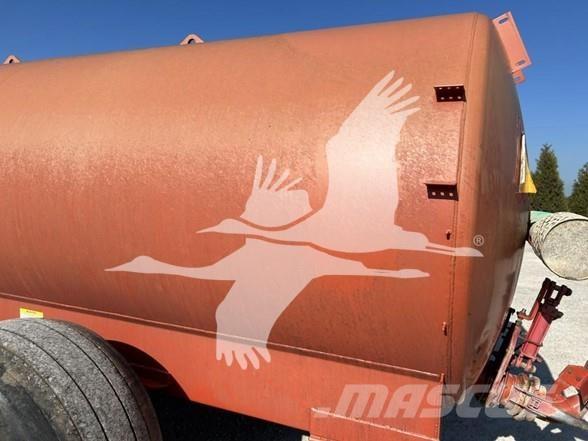 Calumet V3750 Разбрасыватели органических удобрений