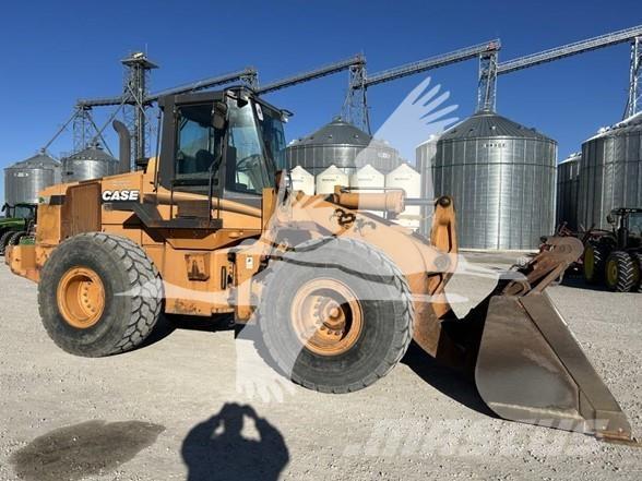 CASE 821C Фронтальные погрузчики