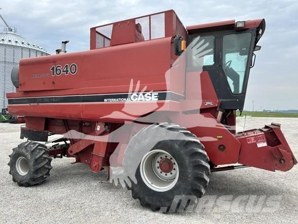 Case IH 1640 Зерноуборочные комбайны