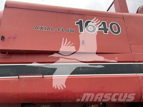 Case IH 1640 Зерноуборочные комбайны