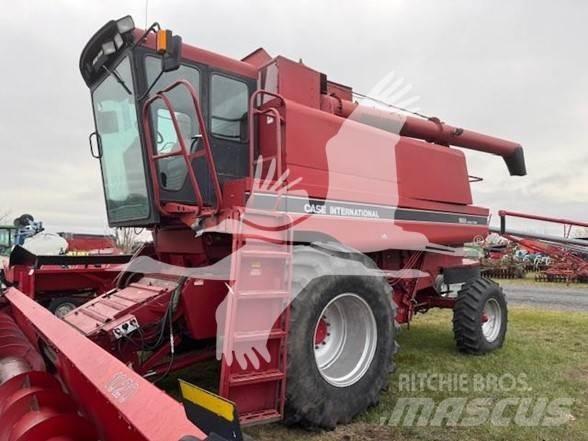 Case IH 1680 Зерноуборочные комбайны