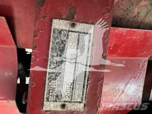 Case IH 2055 Зерноуборочные комбайны