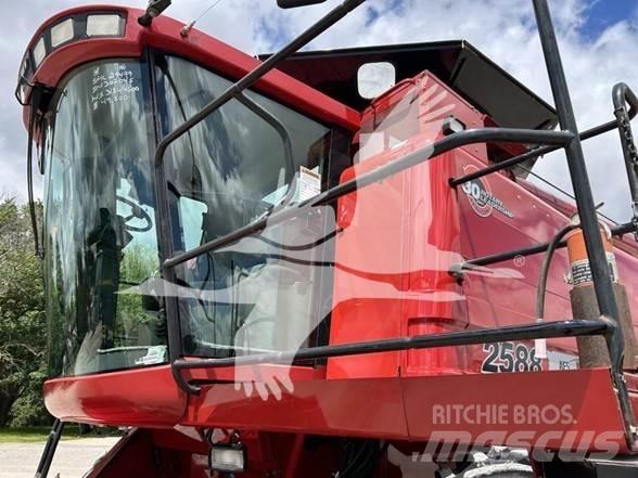 Case IH 2588 Зерноуборочные комбайны