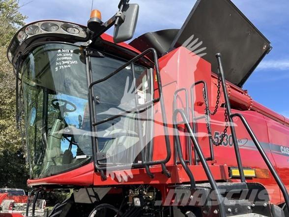 Case IH 5130 Зерноуборочные комбайны
