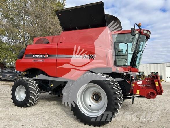 Case IH 6130 Зерноуборочные комбайны