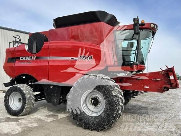 Case IH 7010 Зерноуборочные комбайны
