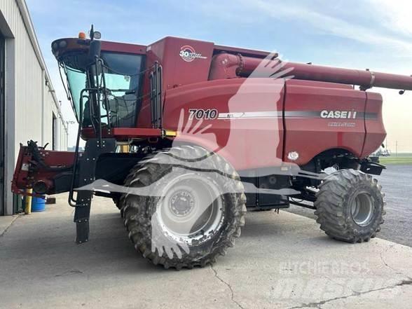 Case IH 7010 Зерноуборочные комбайны