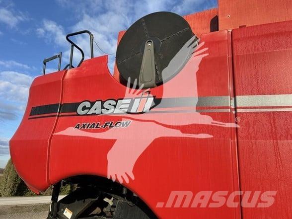Case IH 7010 Зерноуборочные комбайны