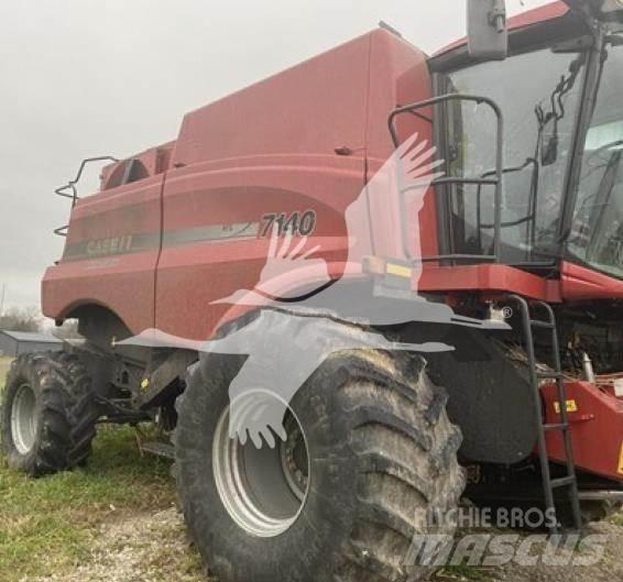 Case IH 7140 Зерноуборочные комбайны